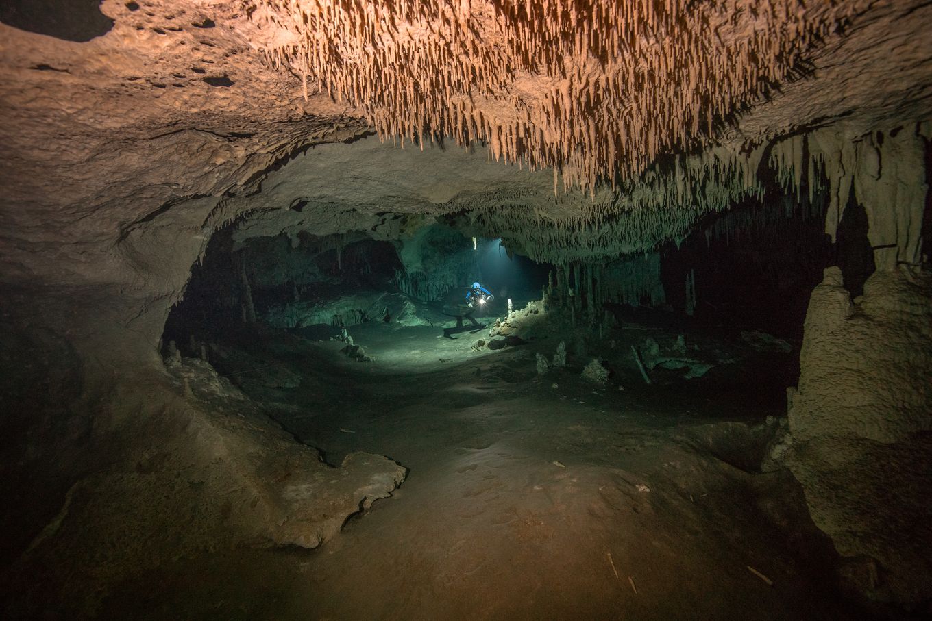 Cave Diving photo by Henning Andree alessandro reato