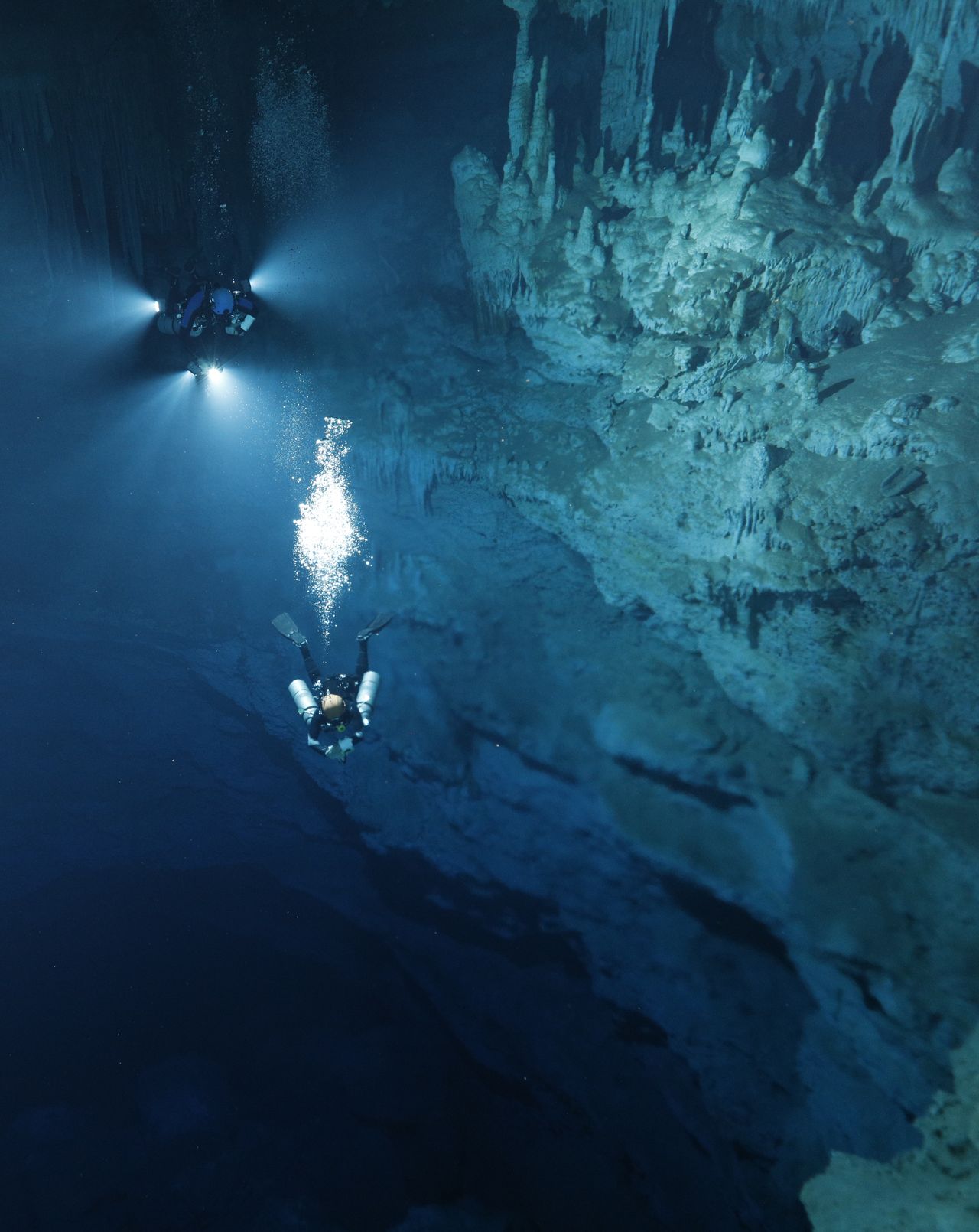 Cave Diving photo by Henning Andree alessandro reato