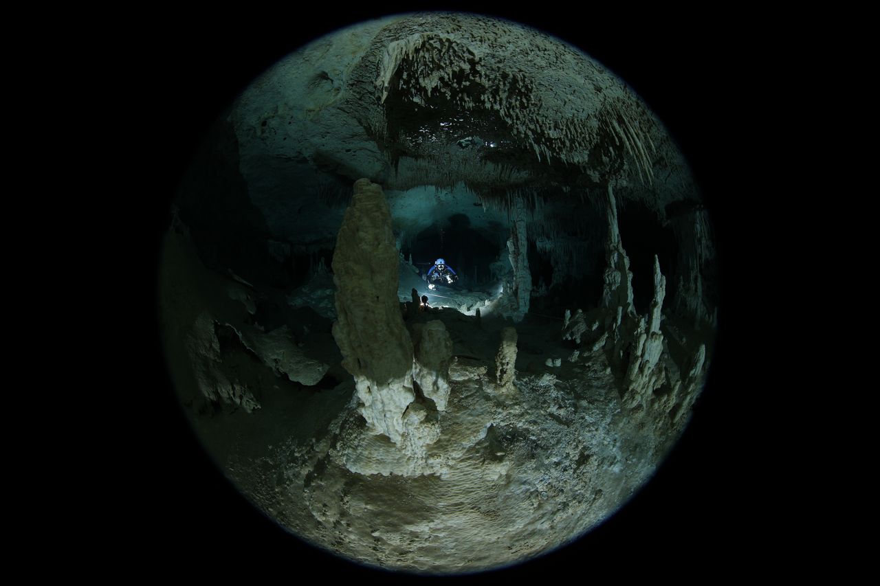 Cave Diving photo by Henning Andree alessandro reato